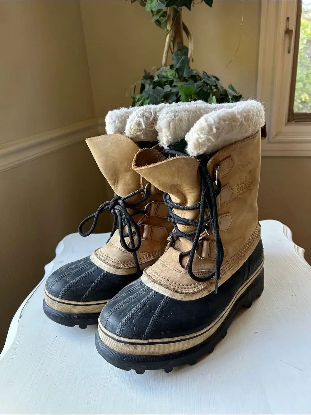 Sorel Caribou Tan and Black Waterproof Winter Lace Boots Men’s Size 7